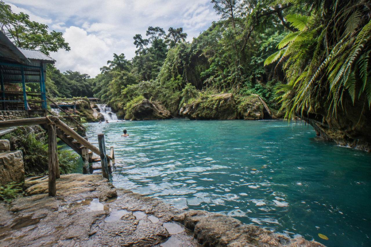 Montego Bay: Blue Hole, Dunn’s River, and Beach Club Trip