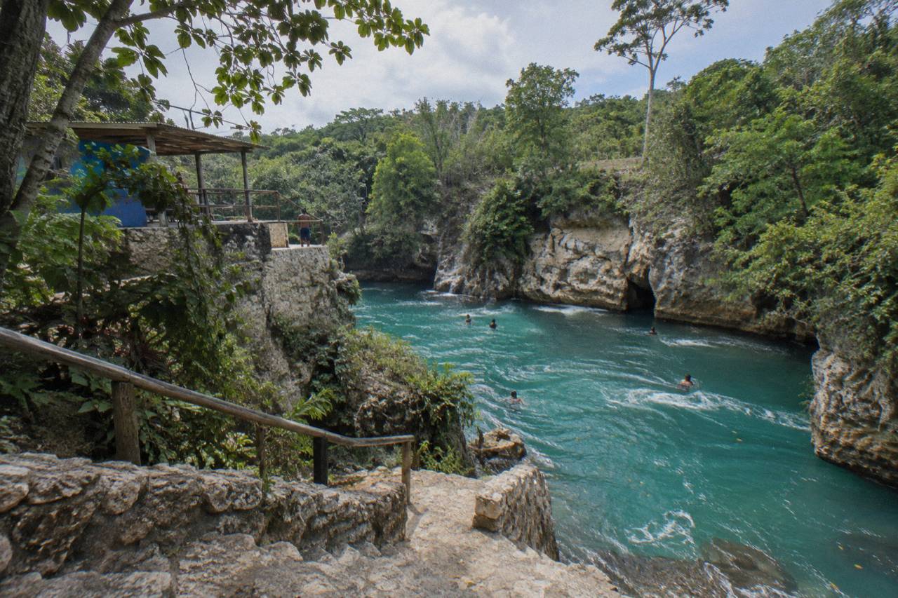 Montego Bay: Blue Hole & Dunn's River Falls